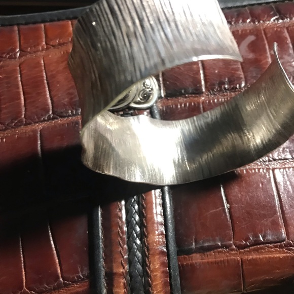 Sterling cuff with faceted onyx - Picture 6 of 6